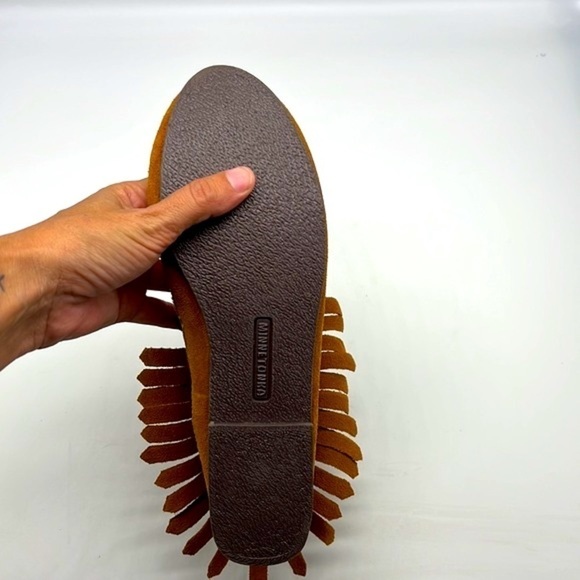 Minnetonka - Brown Suede Fringe Ankle Boot Moccasins With Suede Tie Size 6.5 - Picture 15 of 15